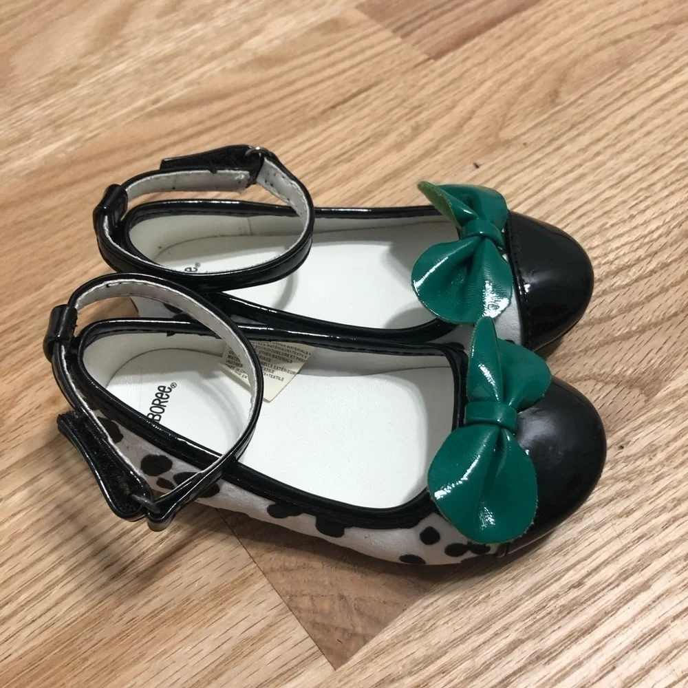 Gymboree Green Bow Cow Print Flats Sz 6